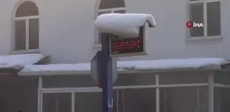 İnegöl'de hava buz kesti: Gece eksi 22, gündüz eksi 9