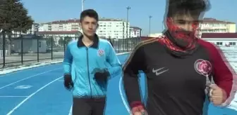 Nevşehirli atletler dondurucu soğukta şampiyonaya hazırlanıyor
