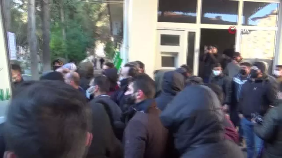 Yanarak ölen iki kardeş yan yana defnedildi