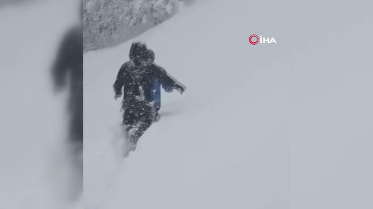 Arızalara giden ekiplerin kar ve soğukla mücadelesi
