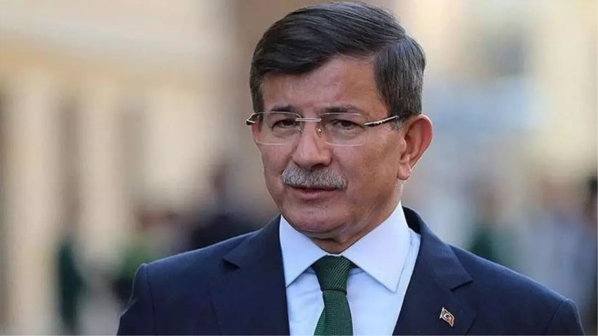 Davutoğlu: Kültür sanat siyasetin arka bahçesi olmamalı