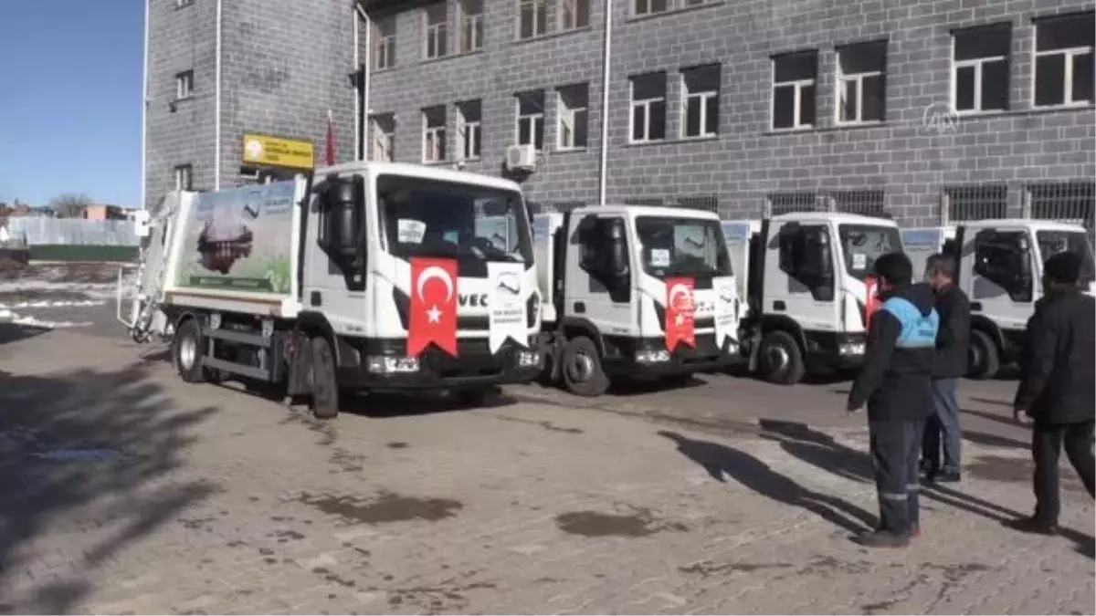 DİYARBAKIR - Sur Belediyesi 17 yeni aracı filosuna kattı