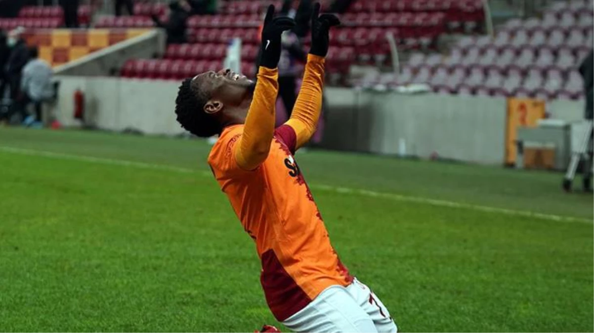 G.Saray\'ın Türk Telekom Stadı\'ndaki 500. golünü atan Sekidika gözyaşlarını tutamadı