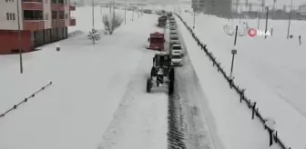 Güroymak'ta yol açma çalışmaları sürüyor
