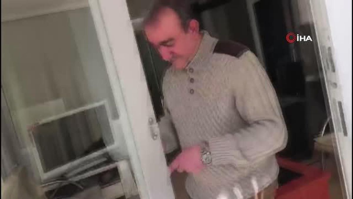 İş yerini açan esnaf zarf içinde 1 lira ile karşılaştı