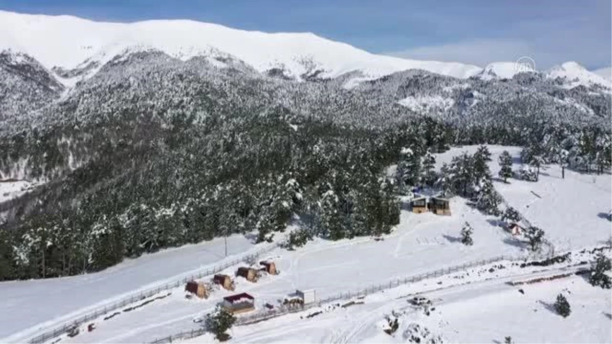 Kent yaşamını bırakıp Uludağ\'a yerleşen çift sıra dışı hayat sürüyor (2)