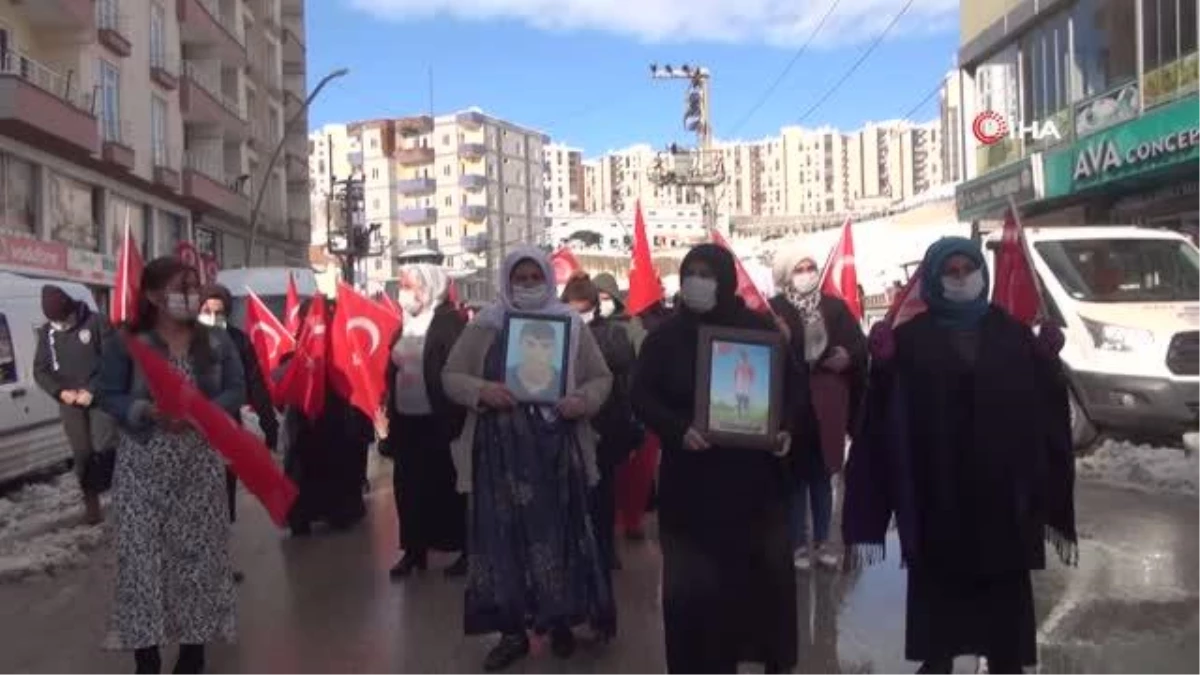 Şırnak anneleri eylemlerinin 20\'nci haftasında da HDP\'den çocuklarını istedi