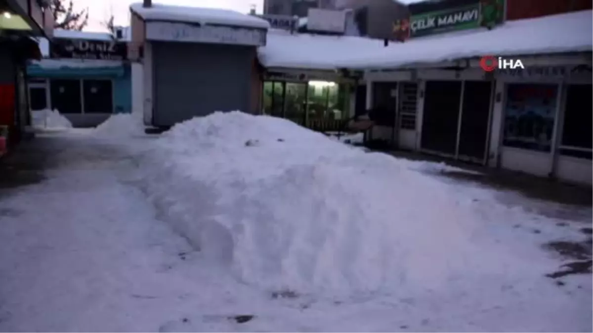 Varto Belediyesinden kar temizleme çalışması