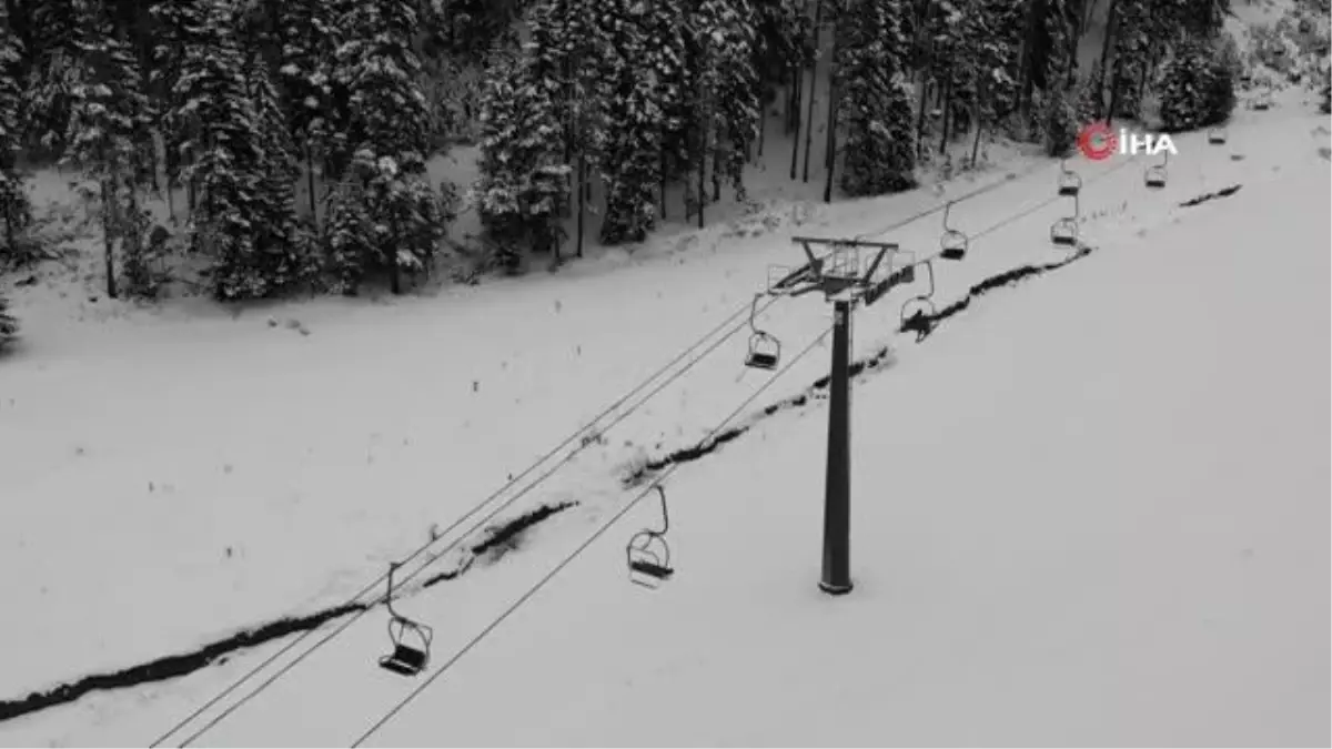 \'Anadolu\'nun yüce dağı\' Ilgaz beyaza büründü, kar kalınlığı 40 santimetreyi buldu- Ilgaz Dağı Yıldıztepe Kayak Merkezi\'nde kar turizmcileri sevindirdi