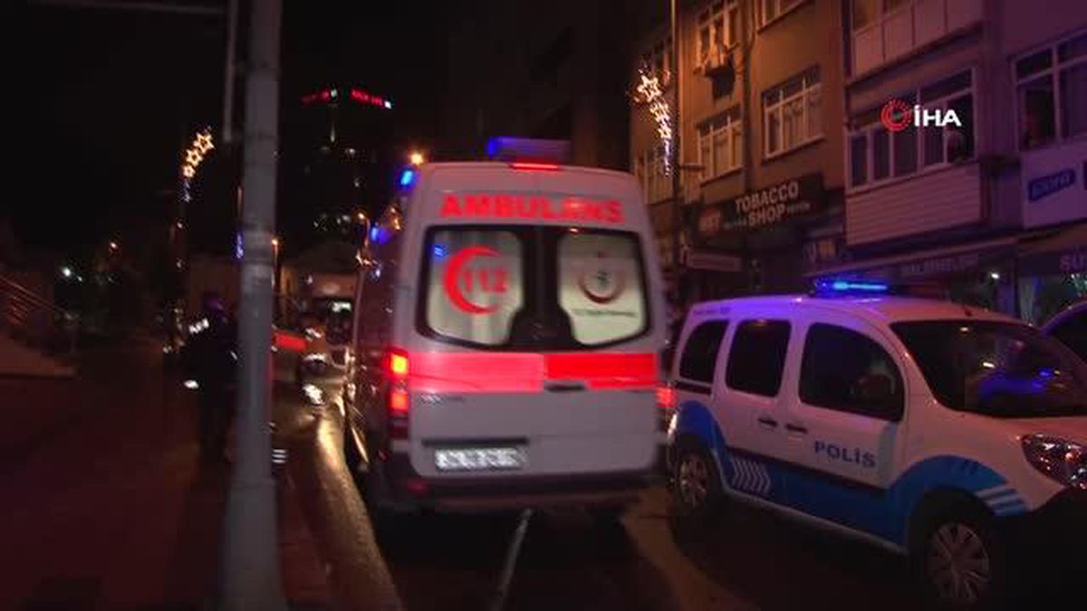 Bayrampaşa'da yabancı uyruklu iki grup arasında bıçaklı kavga: 2'si ağır 7 yaralı