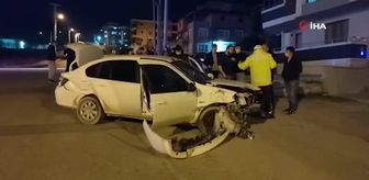 Boş yolda kafa kafaya çarpıştılar: 1 yaralı