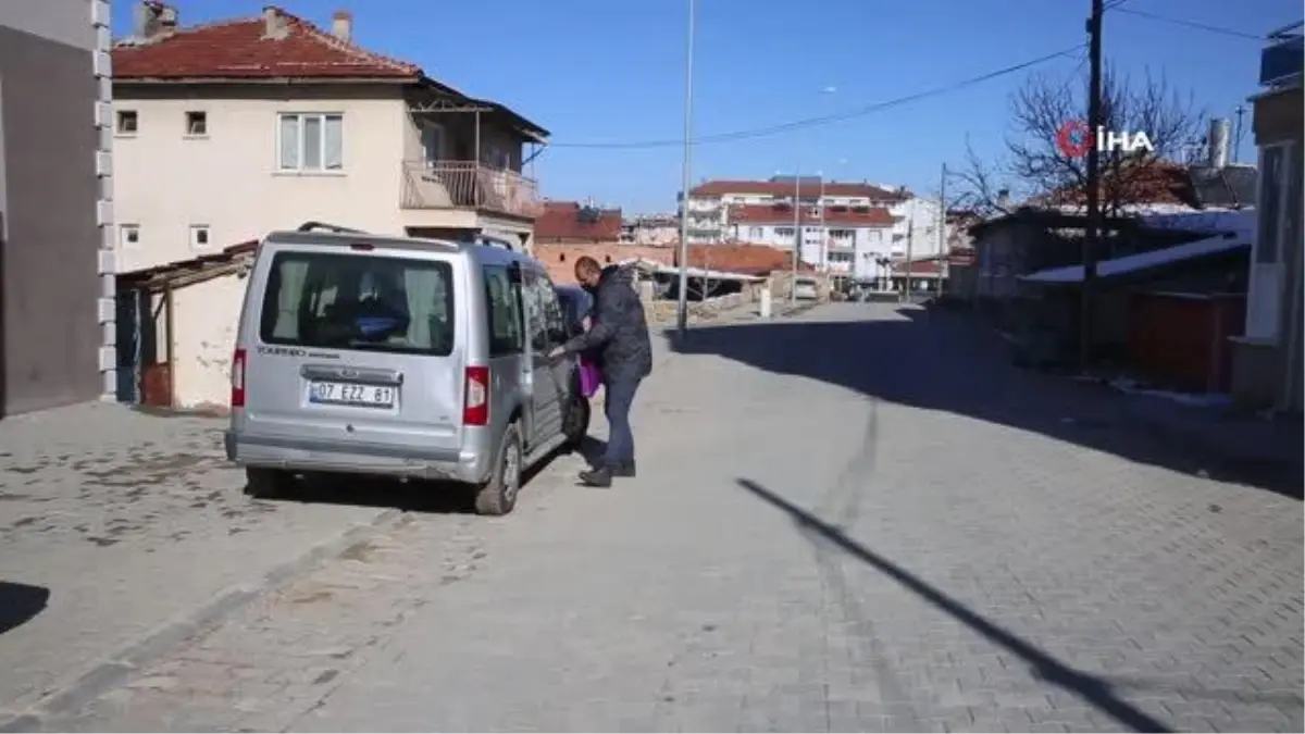 Okuma yazmayı uzaktan eğitimle öğrendiler