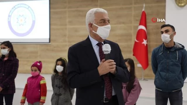 Büyükşehir'den öğrencilere karne hediyesi 'Tablet'