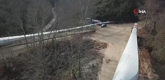 En uzun sevkiyat...Tek kanadı 74 metre 26 ton olan rüzgar türbinleri böyle taşınıyor