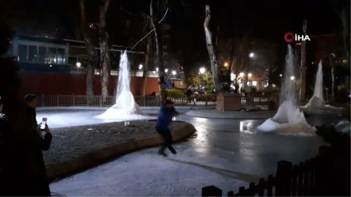 Rusya değil Ankara...Ankara\'nın simgesi Kuğulu Park buz pateni sporcularına pist oldu