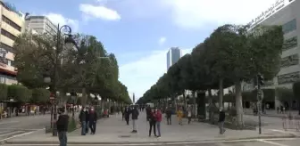 Son dakika haber: Tunus'ta polis, Habib Burgiba Caddesi'nde toplanan göstericilere müdahale etti