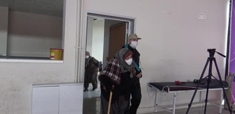 85 yaş üzeri vatandaşların aşıları yapılıyor