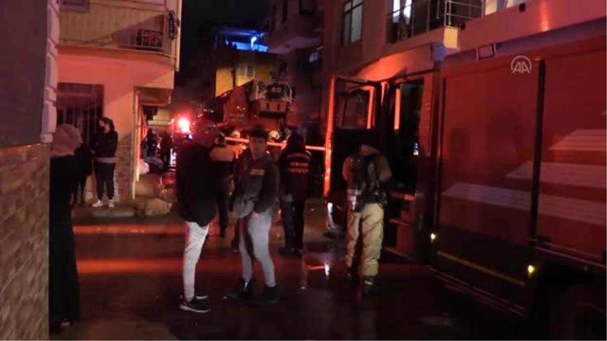 Son dakika haberi... İzmir\'de apartmanda çıkan yangında yaralanan 2 kişiden biri öldü