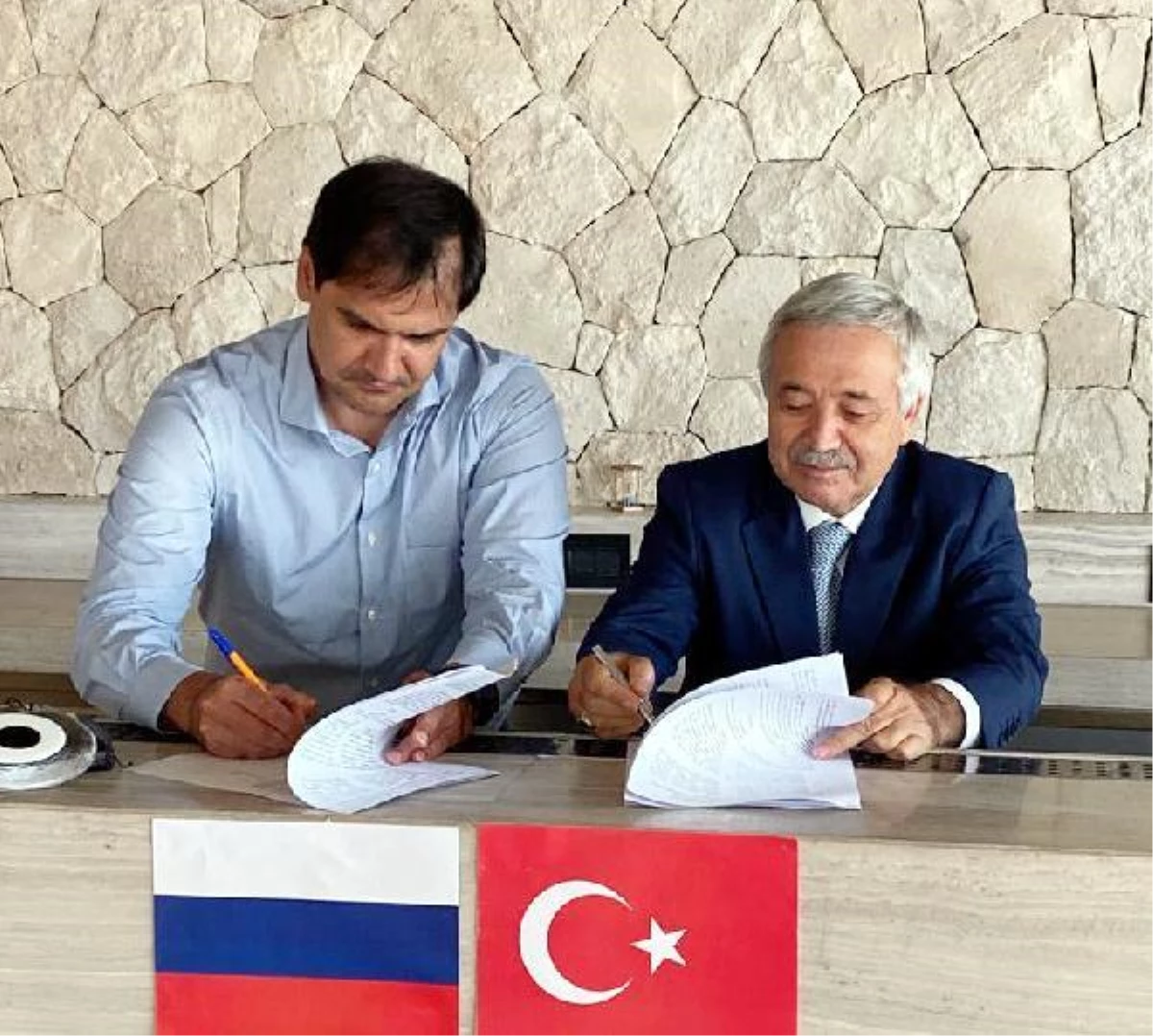 Rus aşısının Türkiye\'deki üretim anlaşmasını yapan firma yetkilisi DHA\'ya konuştu