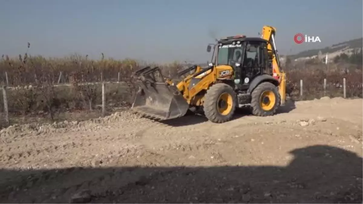 Toprak yollar kilit parke taşıyla kaplandı