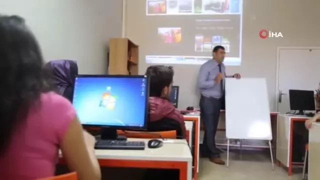 Üniversitenin geliştirdiği yazılımlar engelli öğrencilere kolaylık sağlıyor Üniversitenin geliştirdiği yazılımlar engelli öğrencilere kolaylık sağlıyor