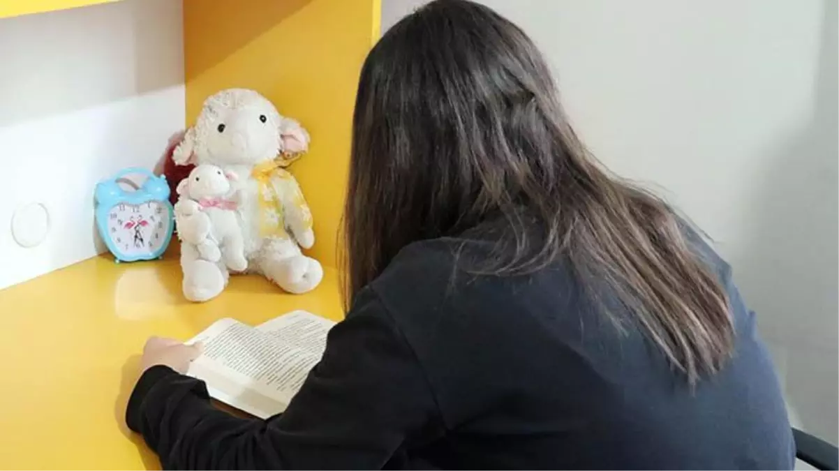 14 yaşındaki kıza yapılan iğrenç istismar "Anne beni en yakınından koruyamadın" notuyla ortaya çıktı