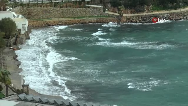 Bodrum'da fırtına kabusu balıkçı tekneleri battı, yelkenli gulet karaya oturdu