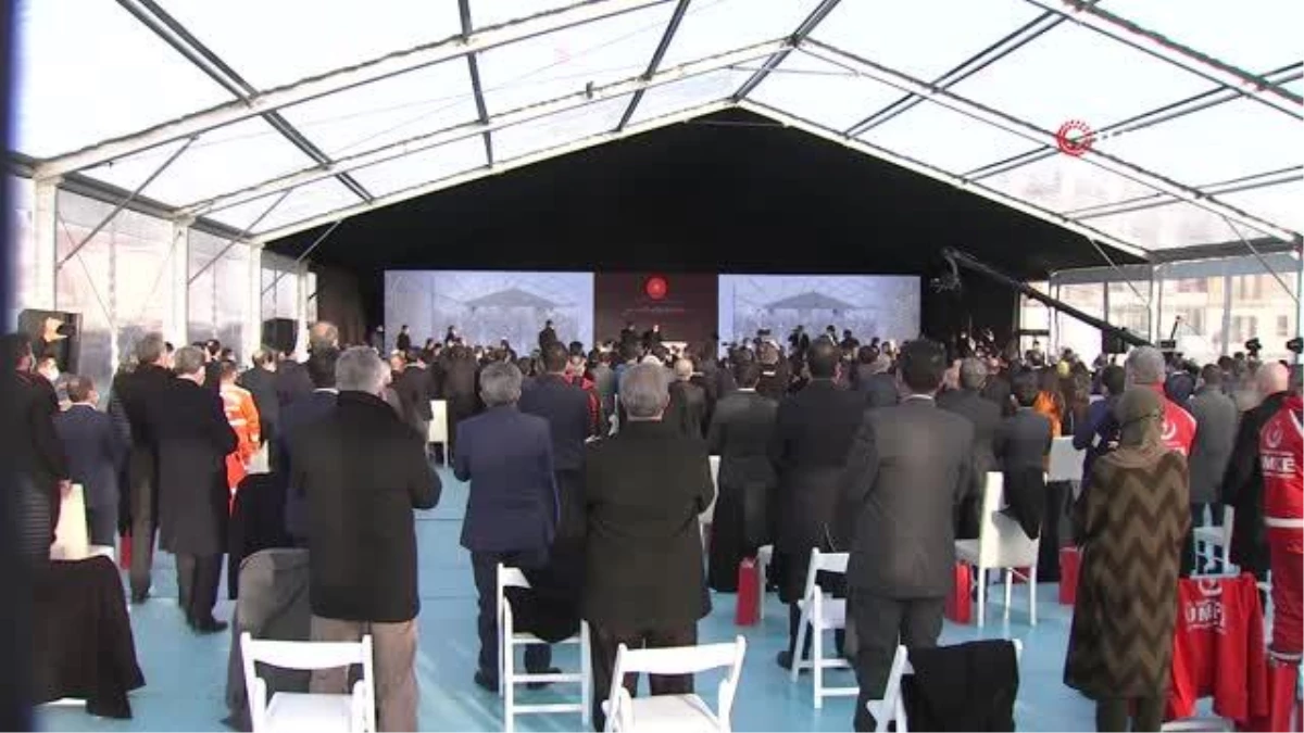 Son dakika haber! Erdoğan, Elazığ depreminin birinci yılı nedeniyle düzenlenen anma ve deprem konutları anahtar teslim töreninde konuştu: (1)
