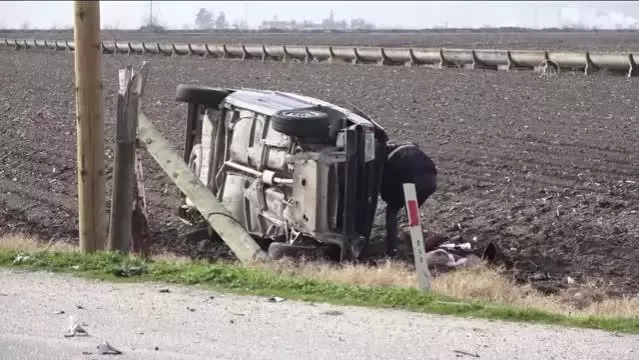 İki otomobil çarpıştı: 1 ölü, 5 yaralı