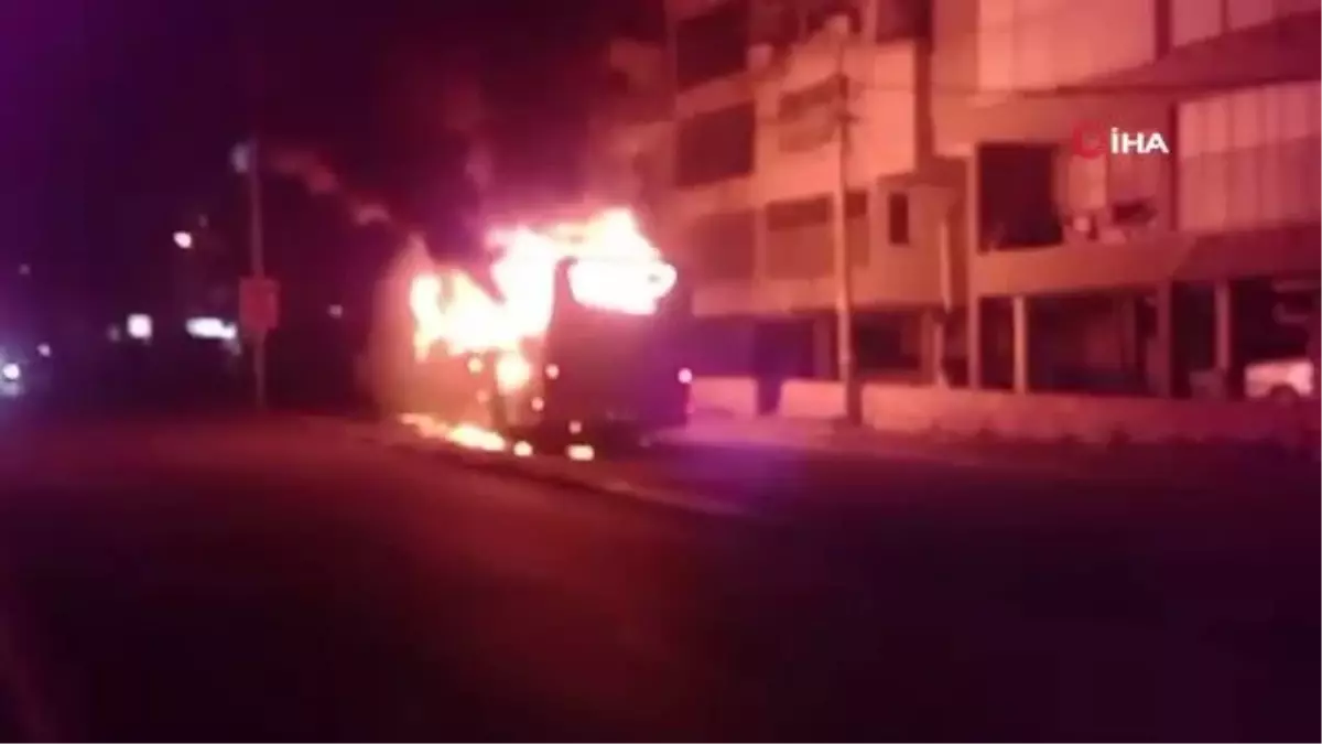 İsrail'de Covid-19 tedbirlerine karşı çıkan Haredi Yahudileri otobüsü ateşe verdi