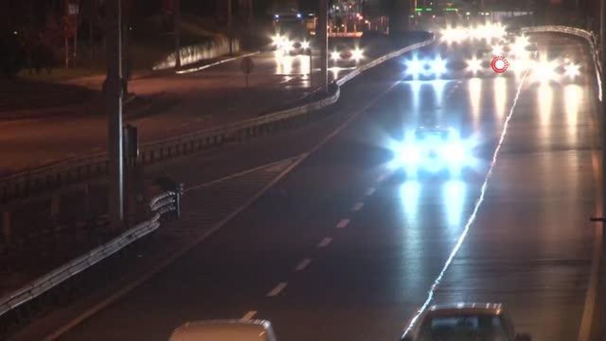 İstanbul'da sokağa çıkma kısıtlaması sona erdi, yollarda hareketlilik başladı