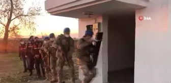 Jandarmanın film gibi uyuştucu operasyonuna 25 tutuklama