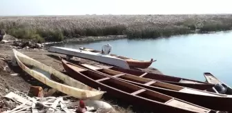 Mezopotamya'nın saklı güzelliği Bataklıklarda salınan ilkel tekneler zamana direniyor