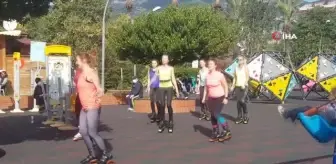 Ruslar zıplayarak stres attı