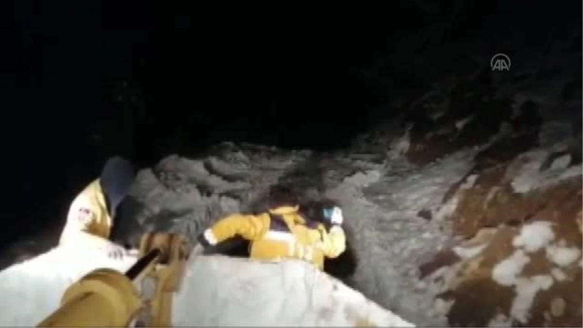 Sağlık ekiplerine karla kapanan mezra yolu engel olamadı