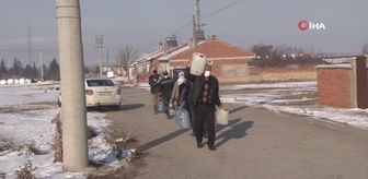 4 yıldır kilometrelerce yürüyüp kovalarla, güğümlerle su taşıyorlar