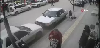 Koşarak veterinere götürdü ama yavru köpeği kurtaramadı
