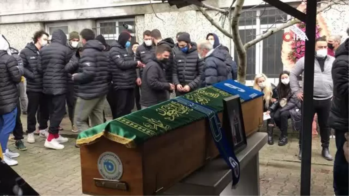 Son dakika haberi | Lojmandaki odasında ölü bulunan basketbolcu toprağa verildi