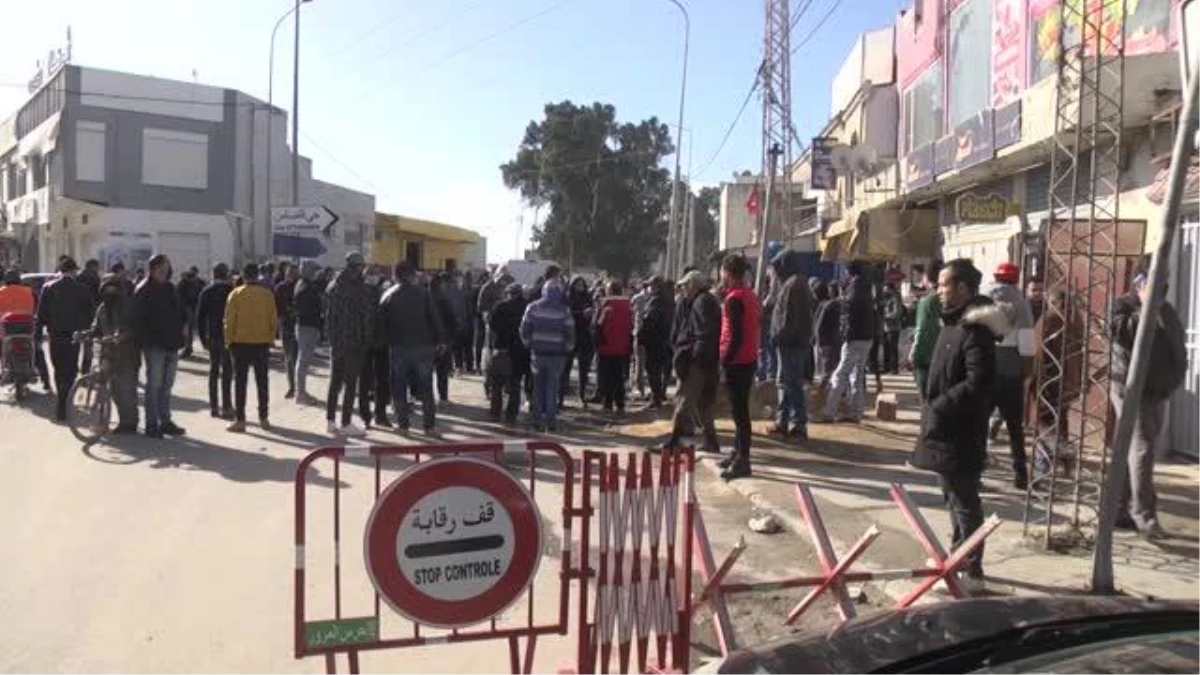 Tunus\'ta gösterilerde gözaltına alınanların serbest bırakılması talebiyle eylem düzenlendi