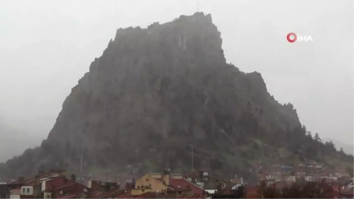 Afyonkarahisar'da sağanak etkili oluyor