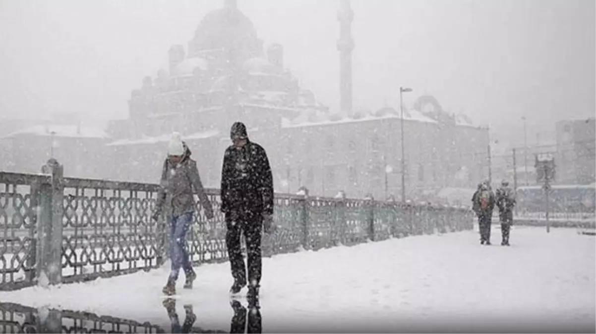 Kar İstanbul\'un kapısına dayandı! Meteoroloji saat vererek uyardı