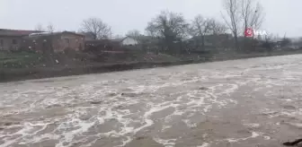Kocabaş Çayı taştı, tarlalar su altında kaldı