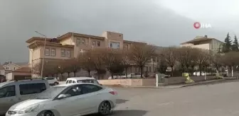 Konya'da şiddetli rüzgar adliye binasının çatısını uçurdu