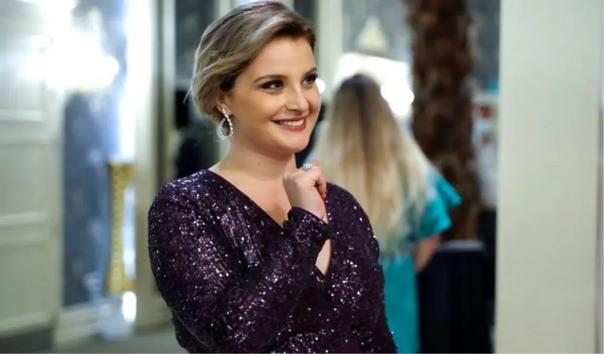 Sadakatsiz\'de Derin\'in annesi Gönül kimdir? Gönül karakterini canlandıran Gözde Seda Altuner kimdir, kaç yaşında?