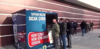 Tatvan Belediyesinden ilçe sakinlerine çorba ikramı