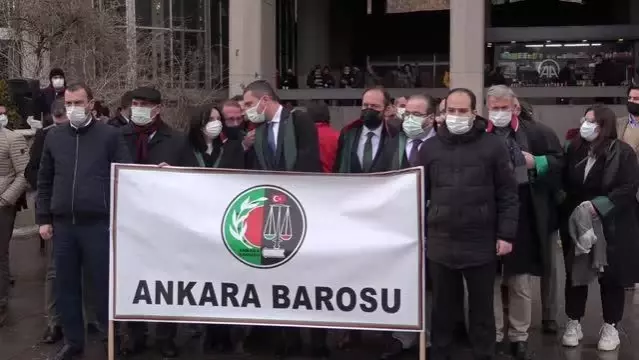 Ankara Adliyesi önünde avukatlardan protesto