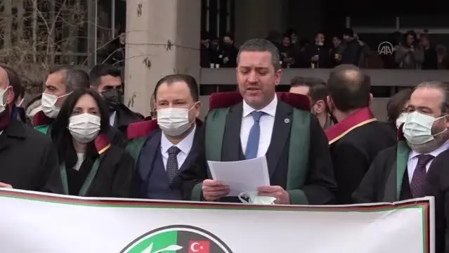 Ankara Adliyesi önünde avukatlardan protesto