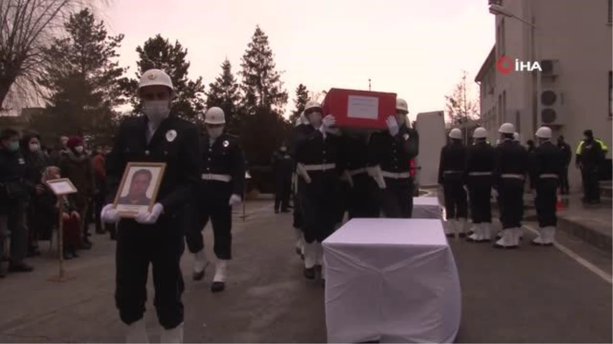 Son dakika haberleri... Anneden vefat eden polis oğluna yürek yakan ağıt: "Her şaka oluyordu, bu şaka olmadı oğlum"