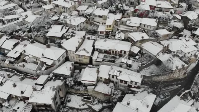 Beyaza bürünen tarihi Muğla evleri havadan görüntülendi