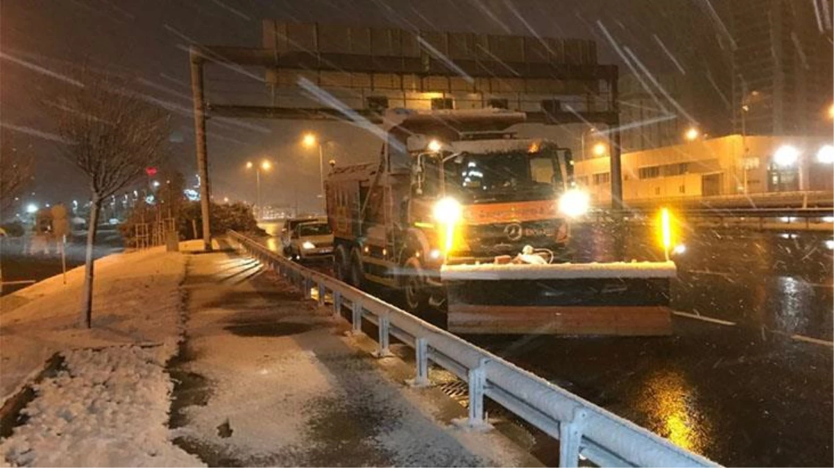İstanbul\'da hasretle beklenen kar yağışı etkisini göstermeye başladı